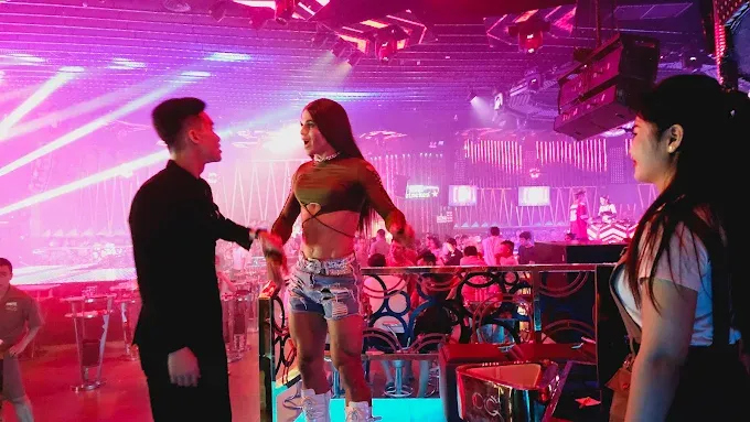 다낭 OQ 클럽 추천 혼자가기 좋은곳 - 다낭가라오케